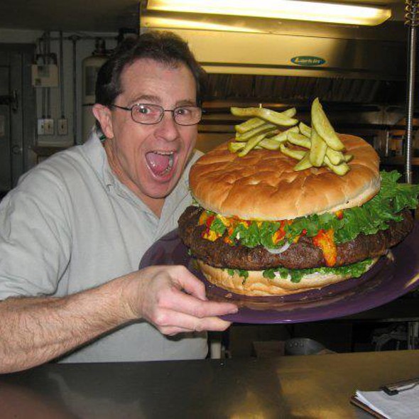 Dennys Beer Barrel Pub