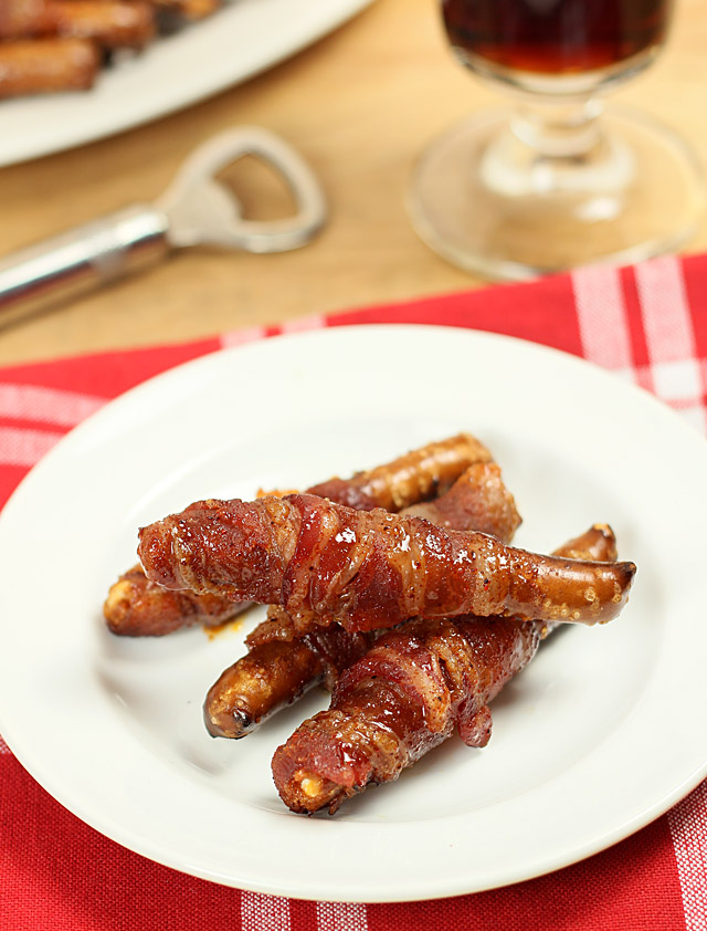 bacon-pretzel-rods-close