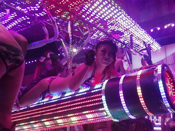 tokyo bikini babe robot war