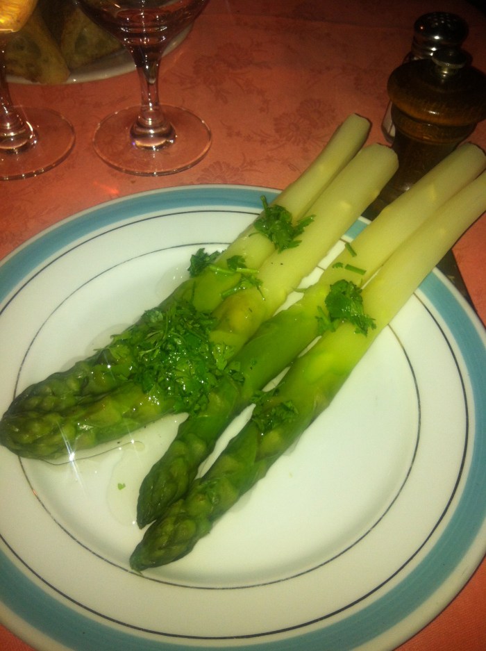 asparagus at chez l'ami louis