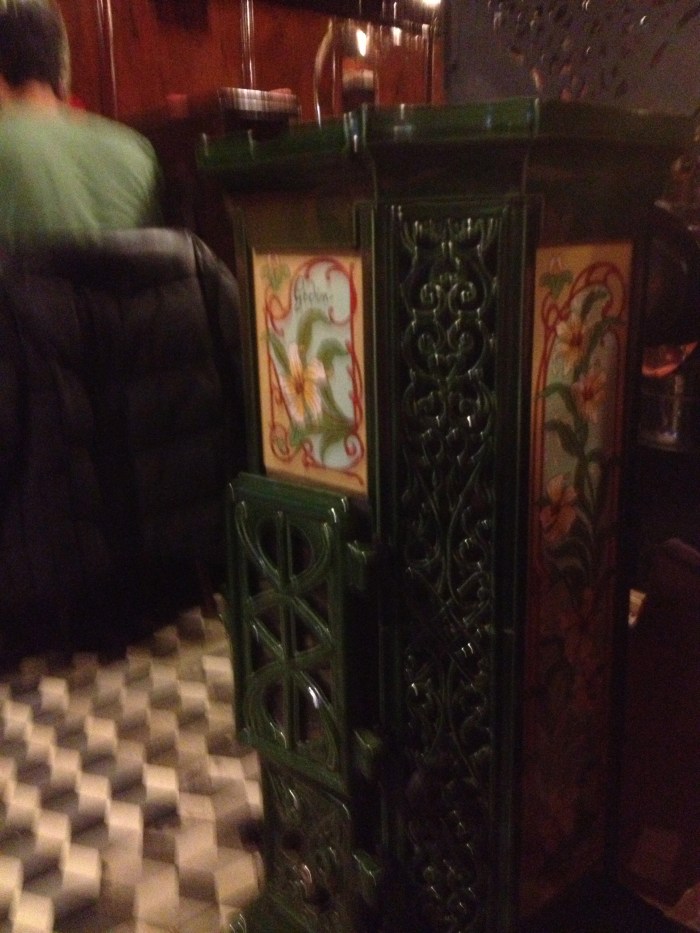 Chez L'Ami Louis interior