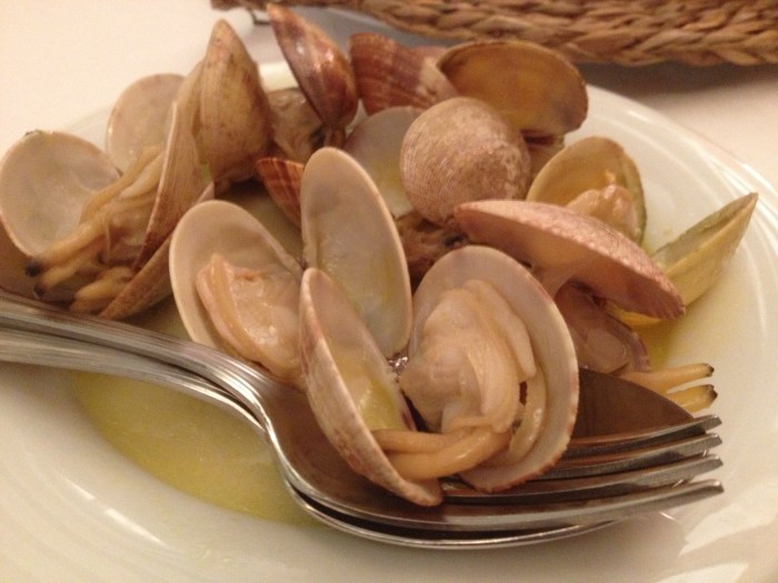 barcelona tapas sauteed clams in shells