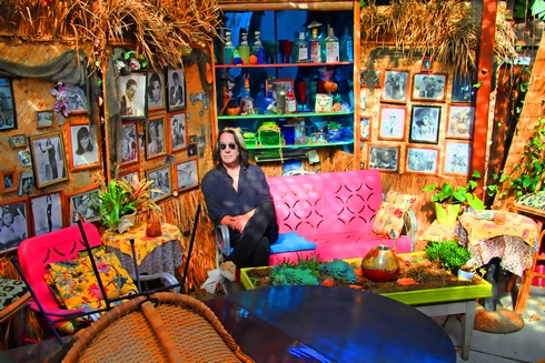 Todd Rundgren Tiki Iniki bar