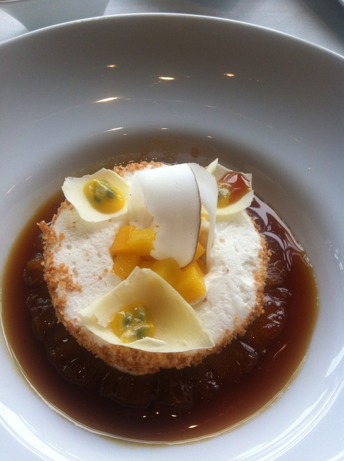 Jules Verne dessert Eiffel Tower