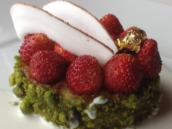 Jules Verne Paris gold flake fruit