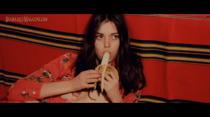 Lina Romay banana