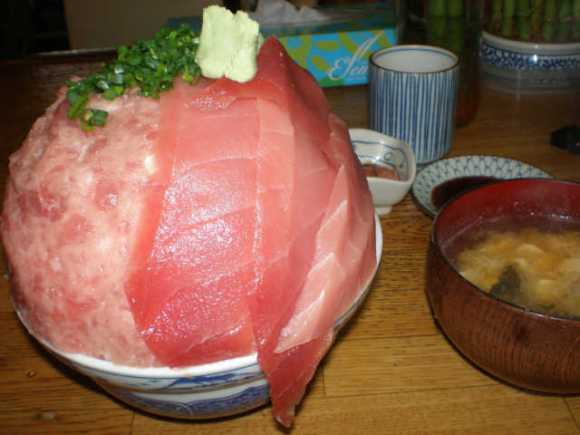 world's largest tuna bowl