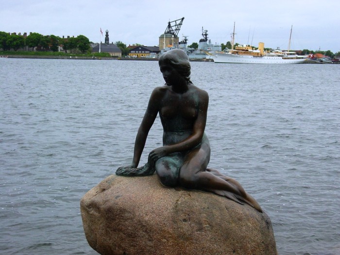 Copenhagen-Denmark-The-Famous-Mermaid