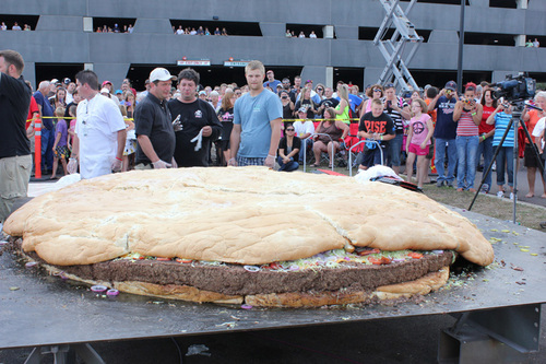 world's largest hamburger