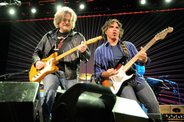 Hall & Oates live concert