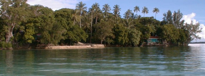 Pigeon_Island_front_beach,_high_tide,_from_Ngadeli