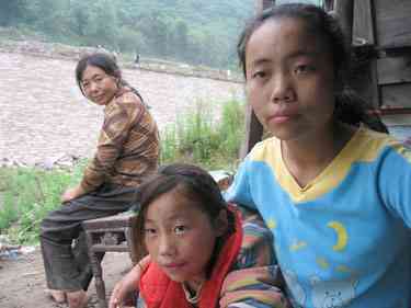 Yangtze river dam impact