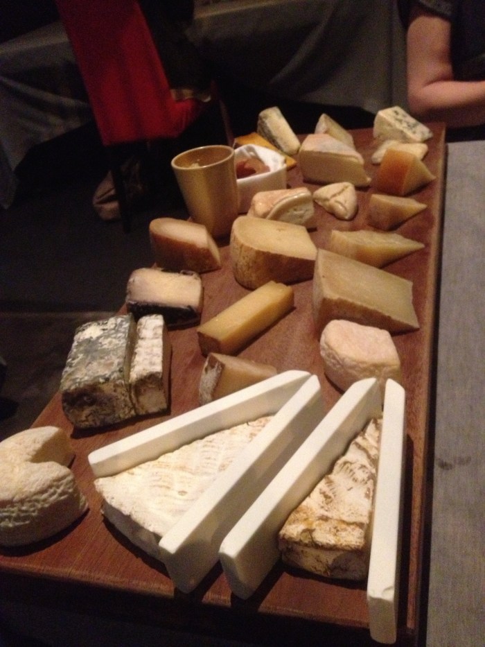 Comerc24 cheese platter