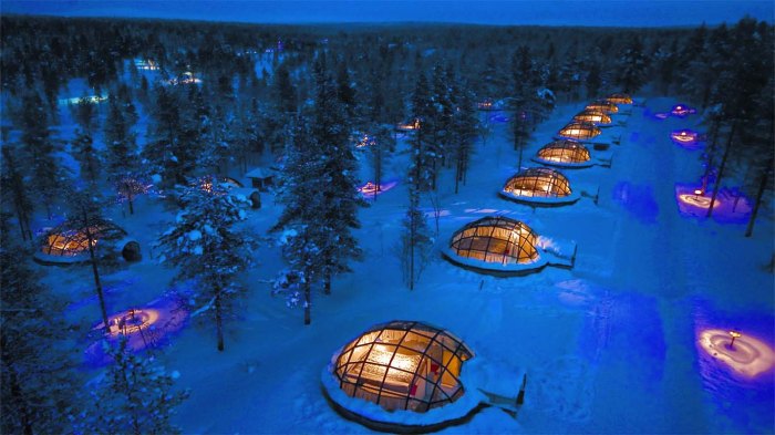 northern lights igloos