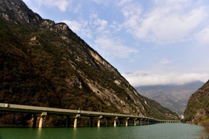 China amazing river highway