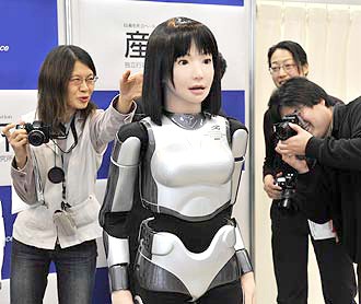 japan robot technology fashion-robot