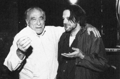 Bukowski-Rourke-on-set-of-Barfly