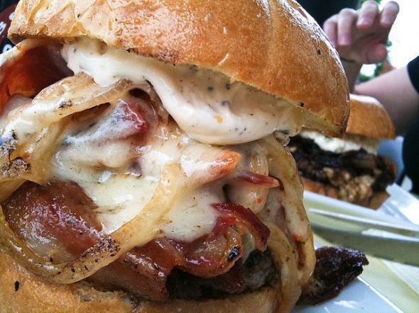 truffle-love-burger-590x442