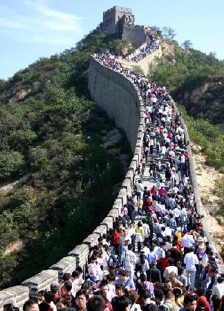 crowded great wall of china