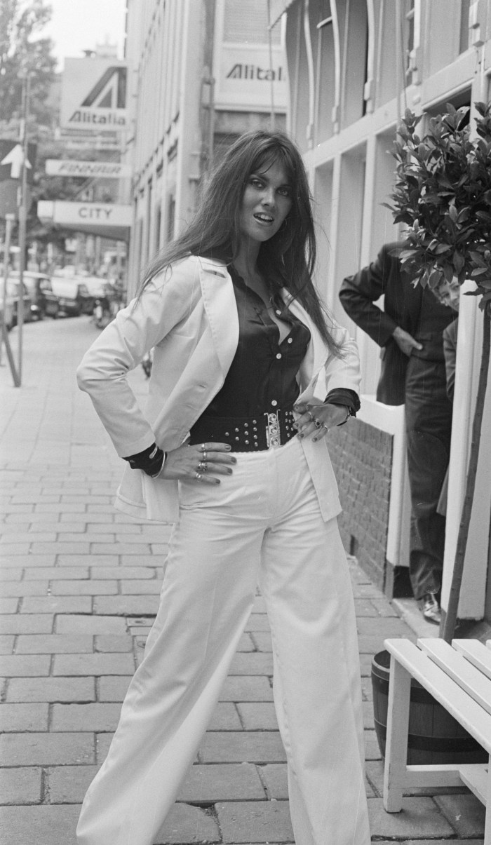 Caroline_Munro 1974