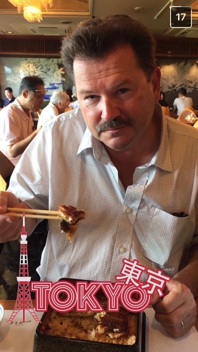 JR eating eel
