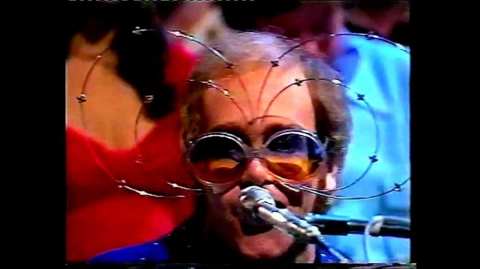 elton-john-outrageous-outfits