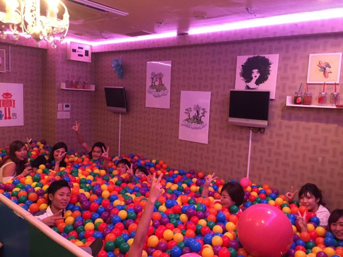 japanese-pool-bar-drinking-pit