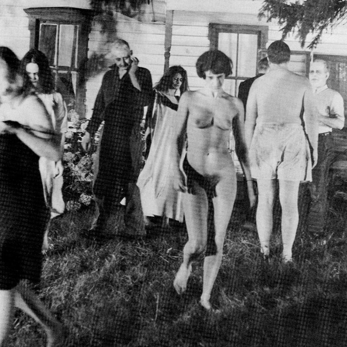 night-of-the-living-dead-naked-female-zombie
