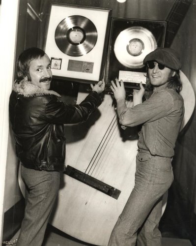 al-coury-johnlennongoldrecordscopy1