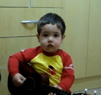 baby-sings-the-betles