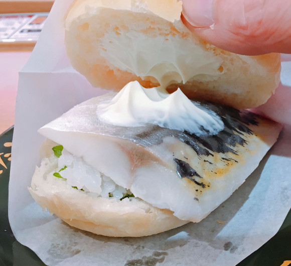 japanese-mackeral-burger