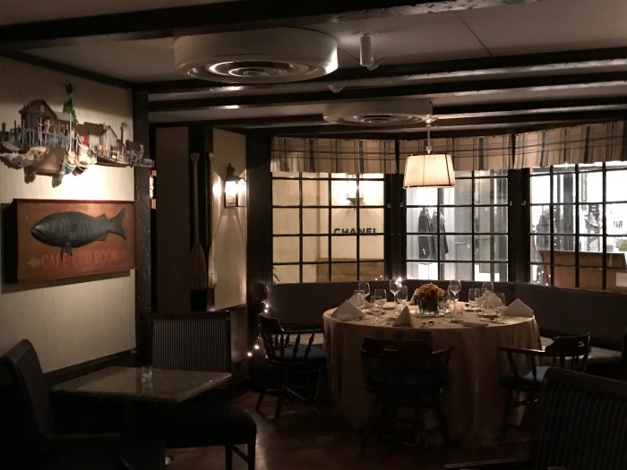 cape-cod-restaurant-the-drake-hotel-chicago