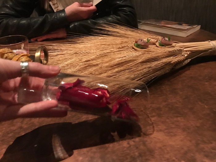 next-rome-menu-rose-pedals