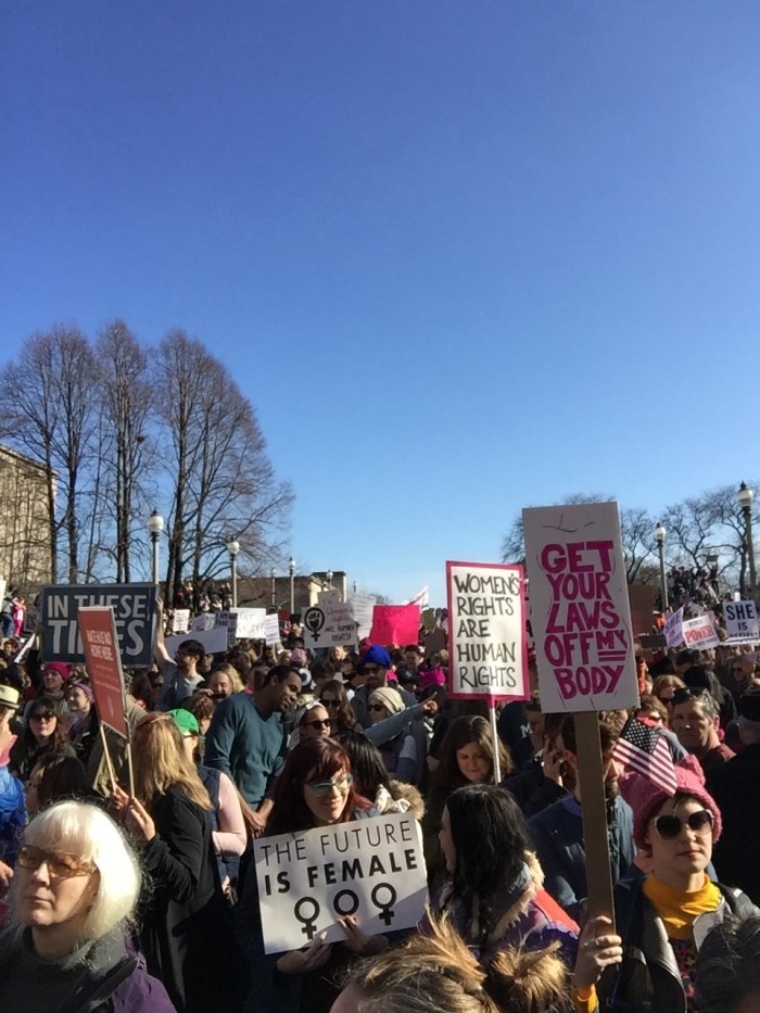 protest-crowd-chicago
