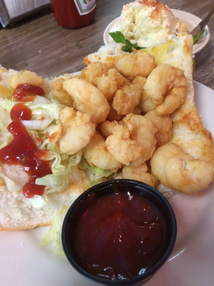 shrimp-poboy-sandwich