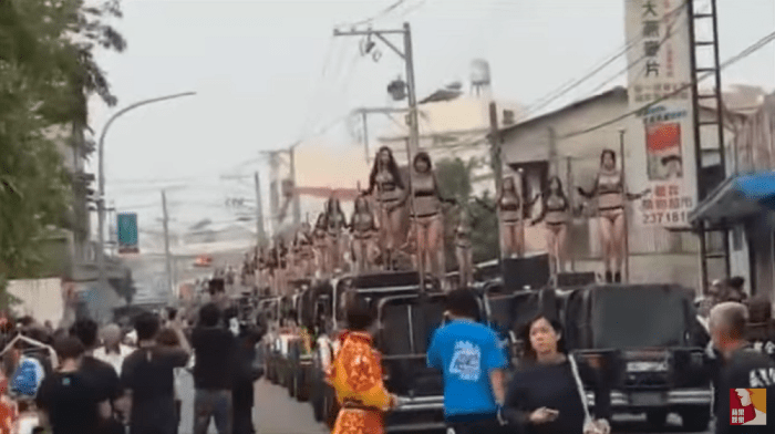 taiwan-pole-dancing-funeral