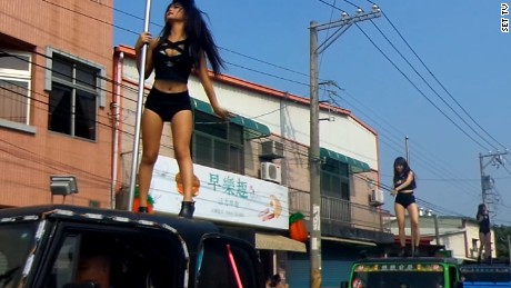 wacky-news-story-taiwan-pole-dancing-funeral