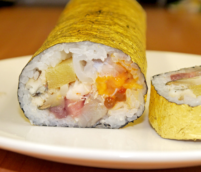 solid-gold-sushi-roll-japan