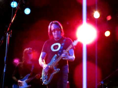 todd-rundgren-weakness