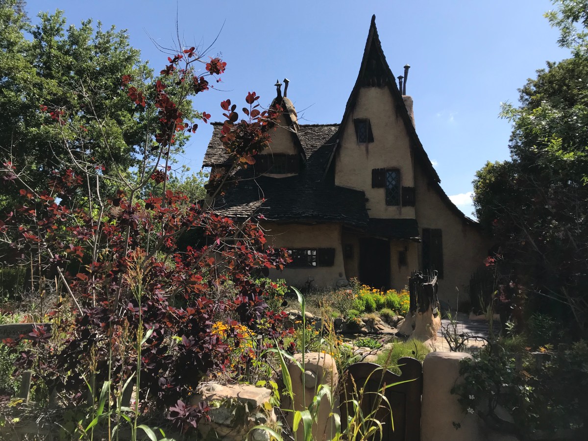 To “The Witches House” Of Beverly Hills! Where It’s Halloween