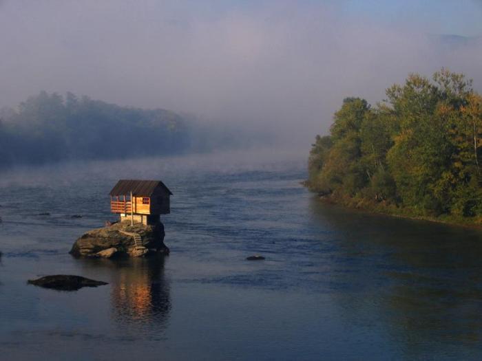 serbia river house
