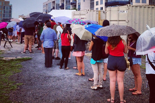 2013_ramen_burger-line_1234